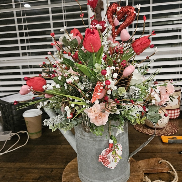 Large valentines day watering can, hand made - Picture 1 of 3